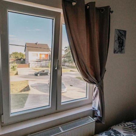 Apartmani Tea I Toni Gradiste Buitenkant foto