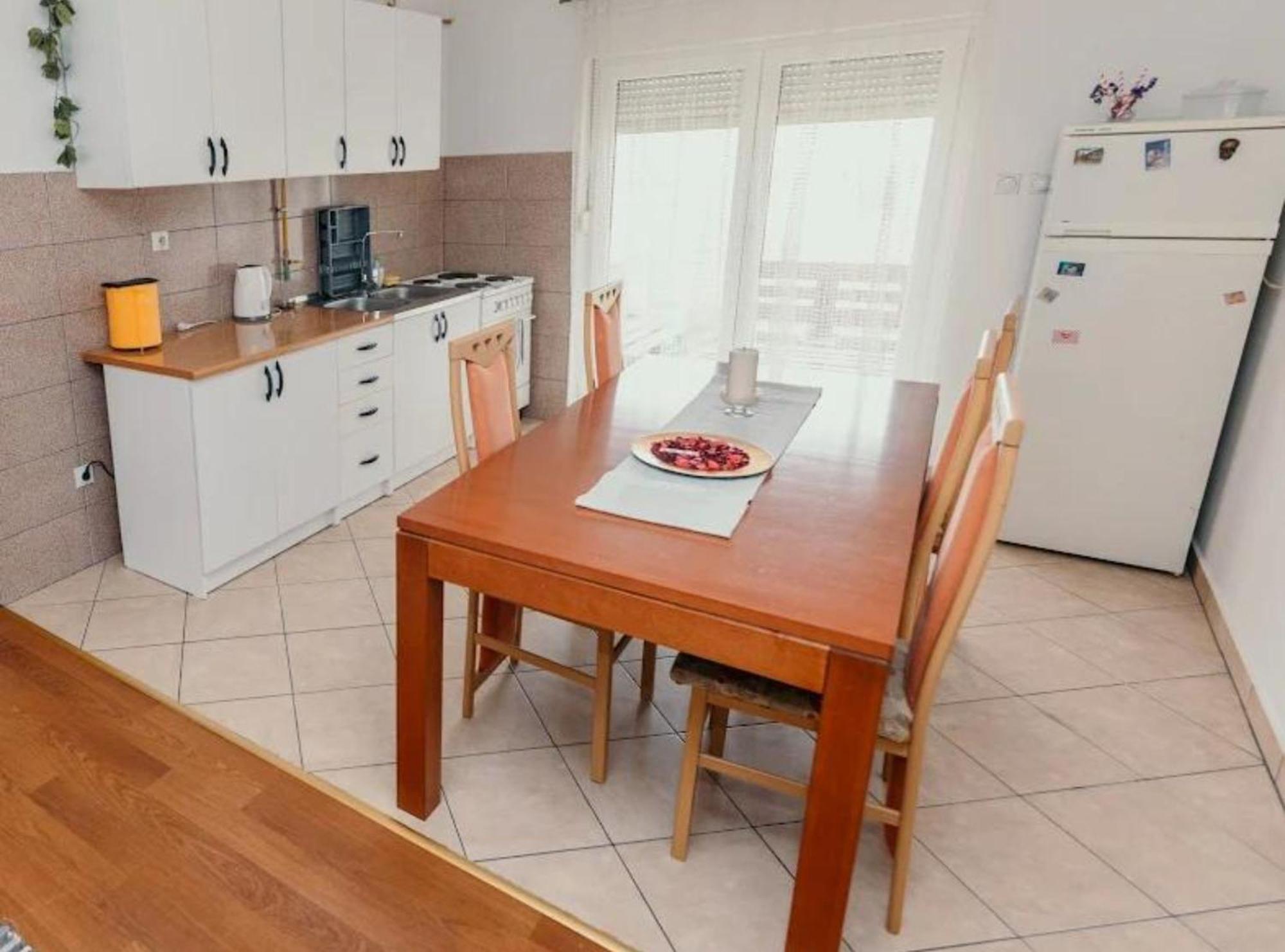 Apartmani Tea I Toni Gradiste Buitenkant foto