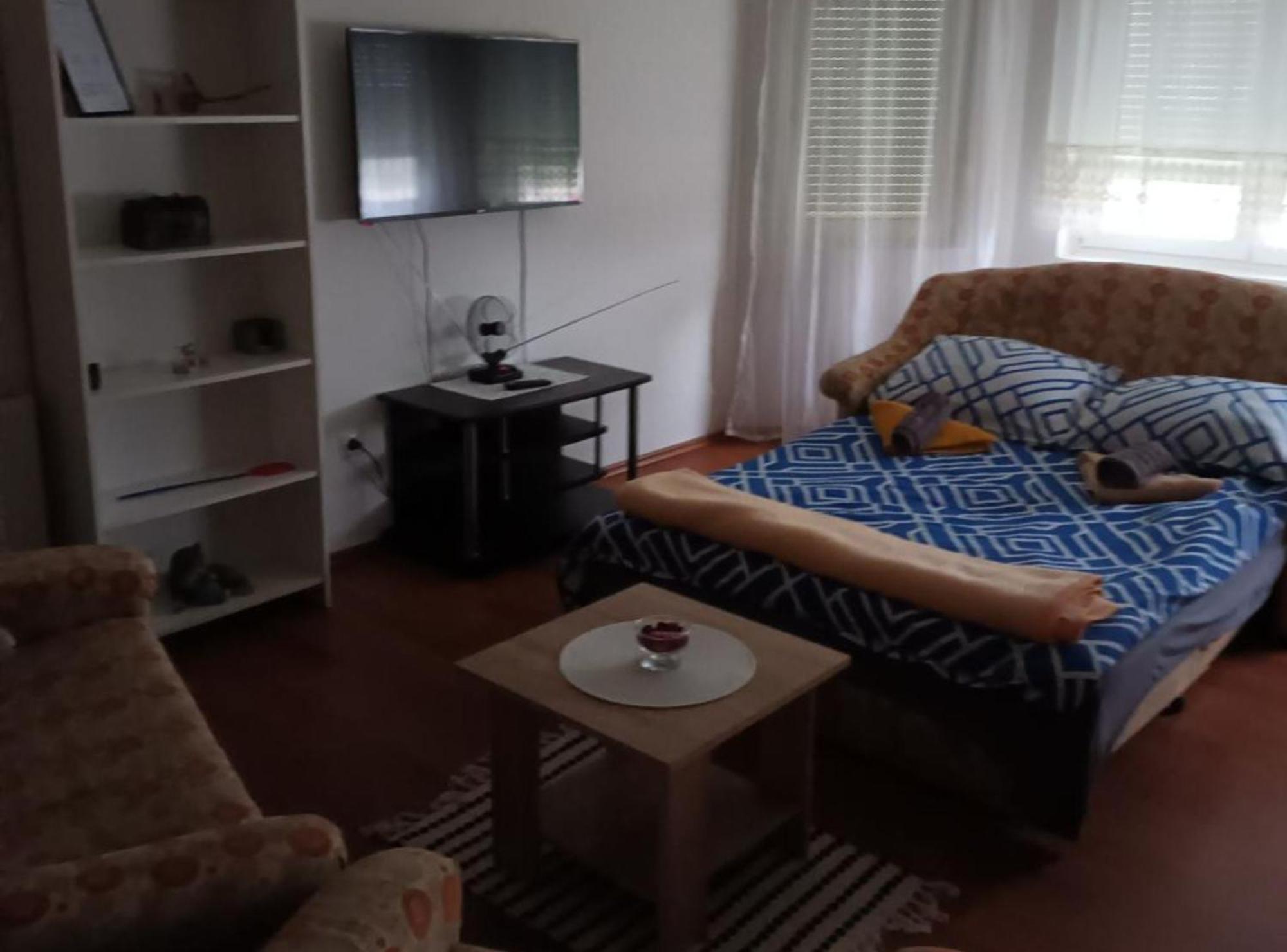 Apartmani Tea I Toni Gradiste Buitenkant foto