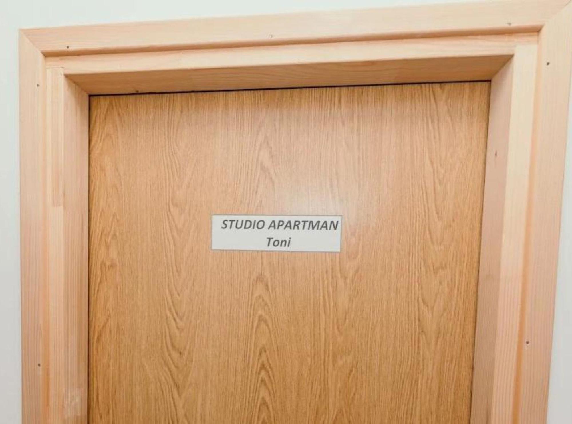 Apartmani Tea I Toni Gradiste Buitenkant foto