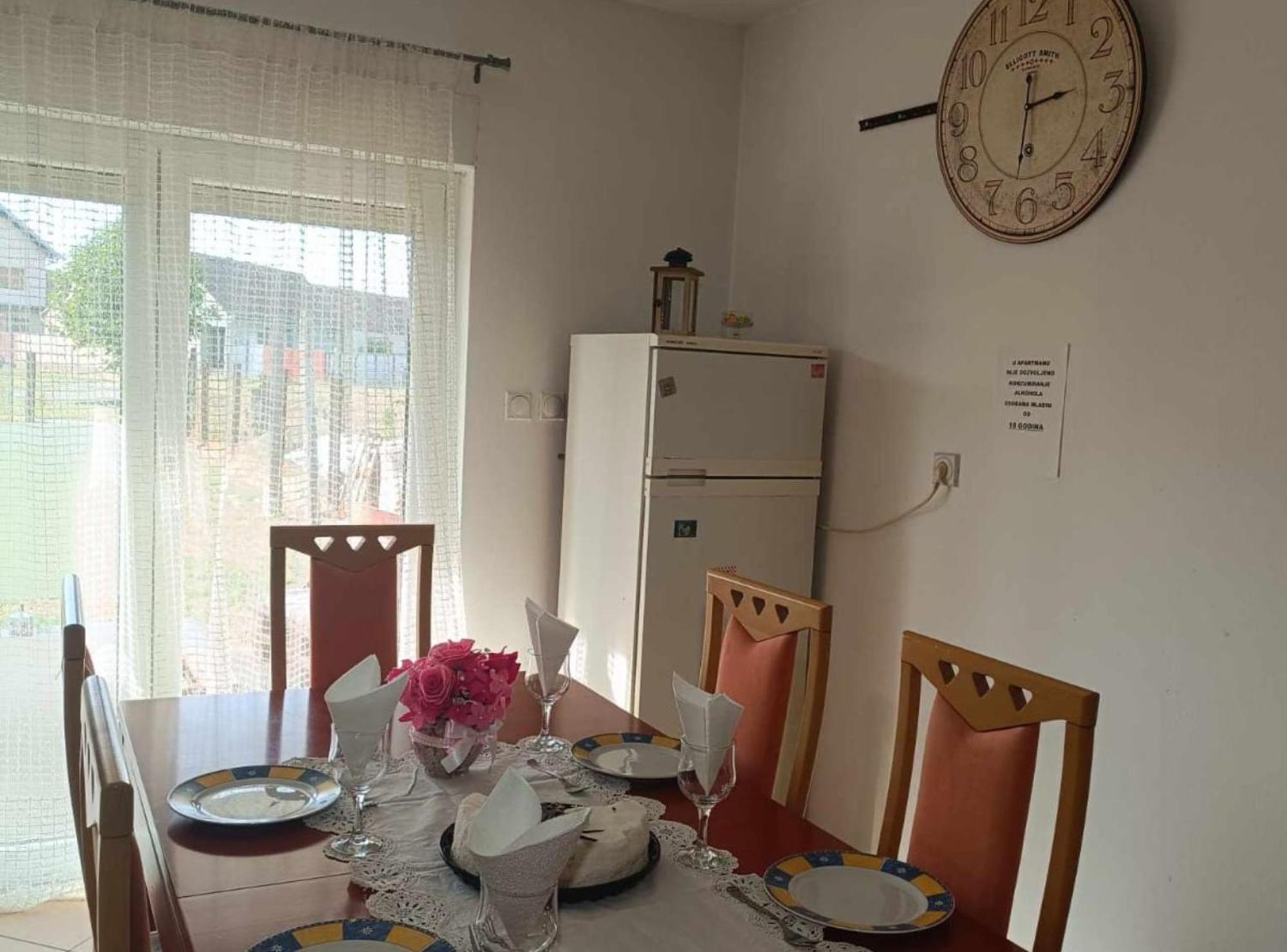 Apartmani Tea I Toni Gradiste Buitenkant foto