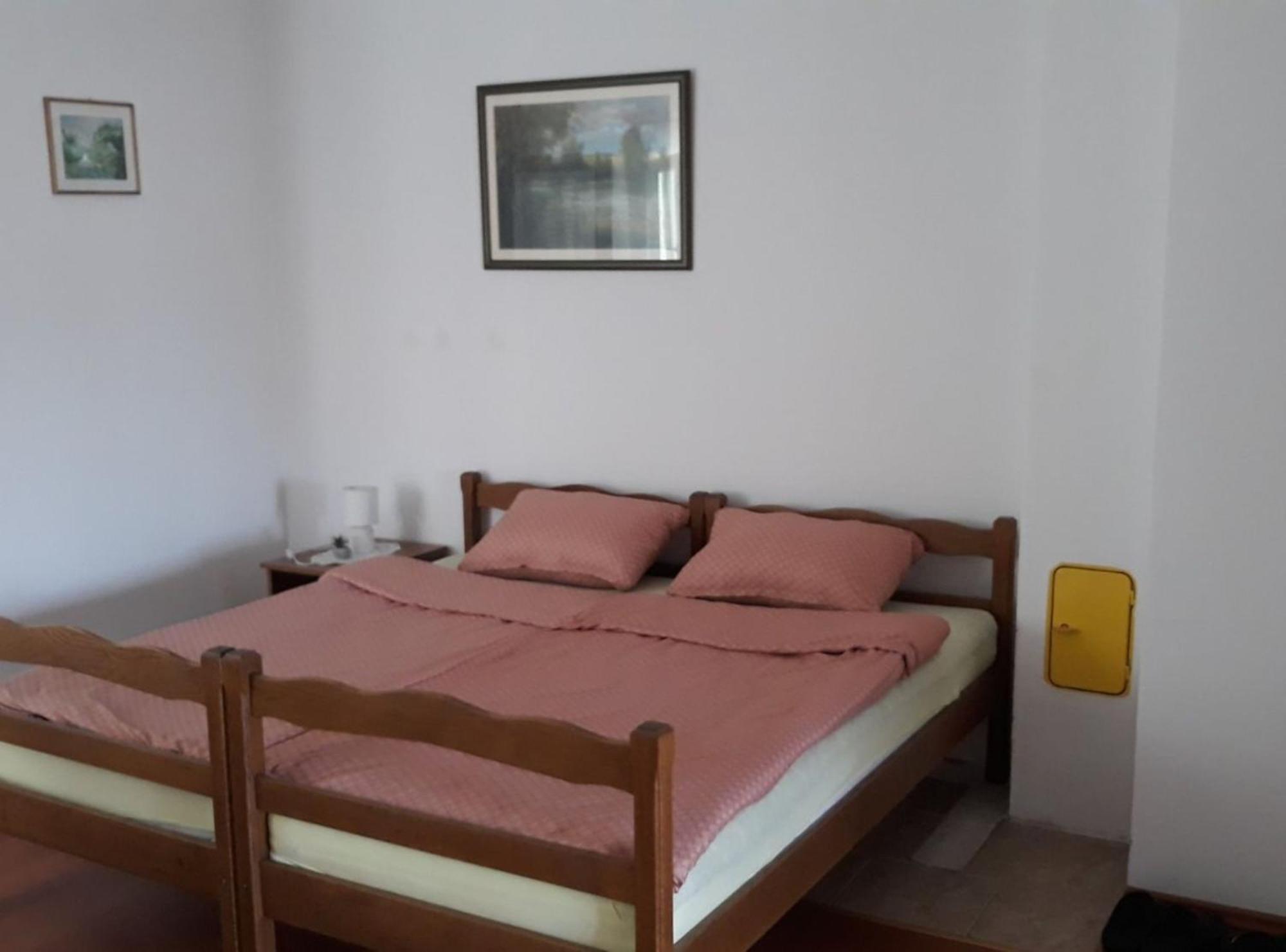 Apartmani Tea I Toni Gradiste Buitenkant foto