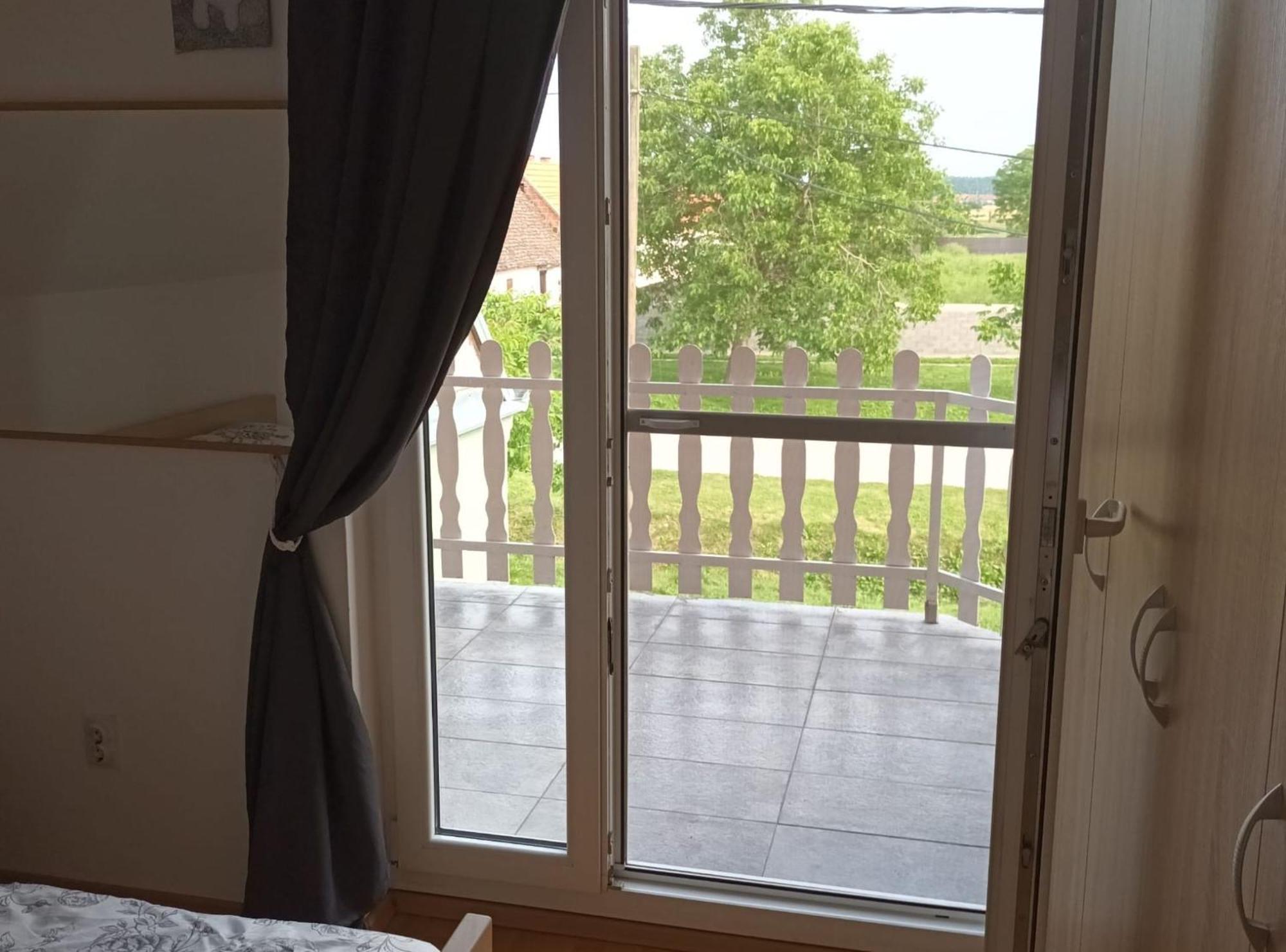 Apartmani Tea I Toni Gradiste Buitenkant foto